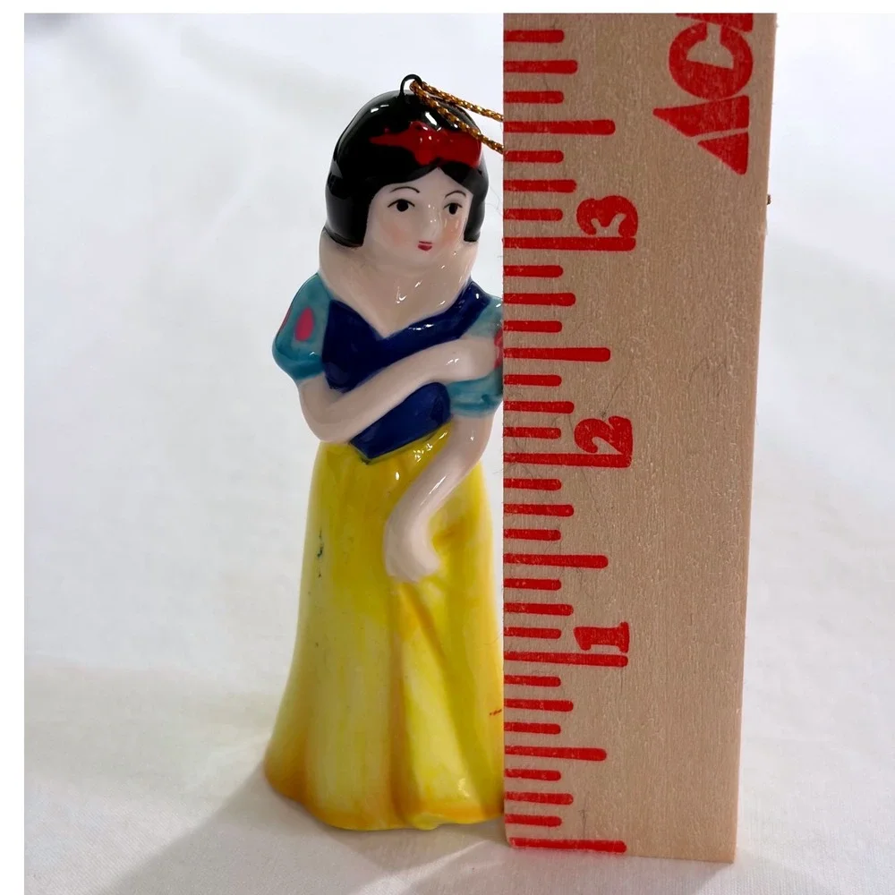 Disney vintage snow